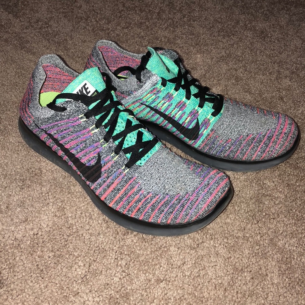 Men’s 9 Nike Free RN Flyknit